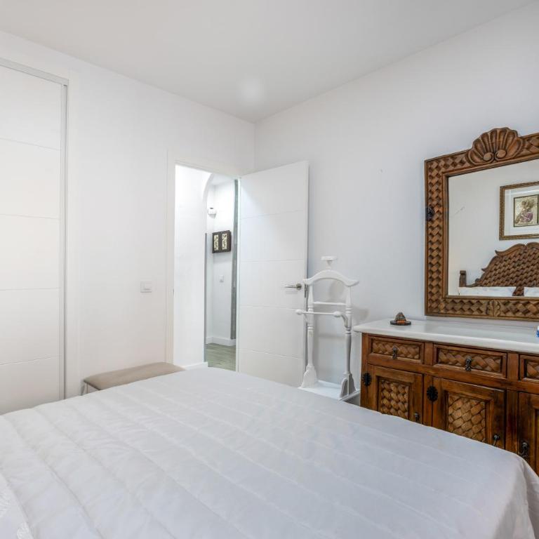 Apartaclub la Barrosa - Superior One-Bedroom Apartment with Balcony - 13