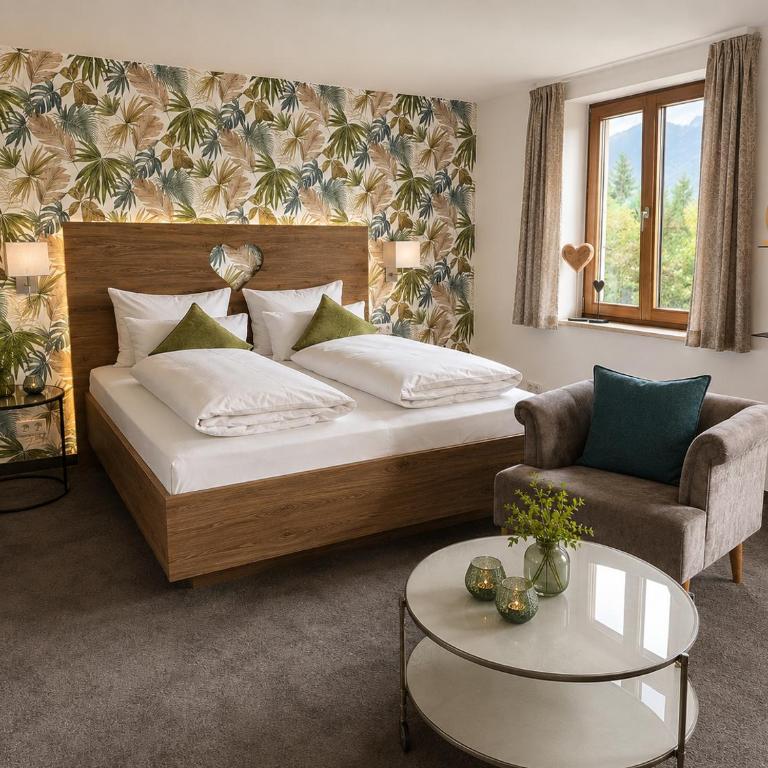 Bayern Resort Hotel - Adults only - mit Zugspitzblick - Eibsee-Nähe - Wellnessbereich - Naturpool im Sommer - Superior Doppelzimmer mit Bergblick - 2