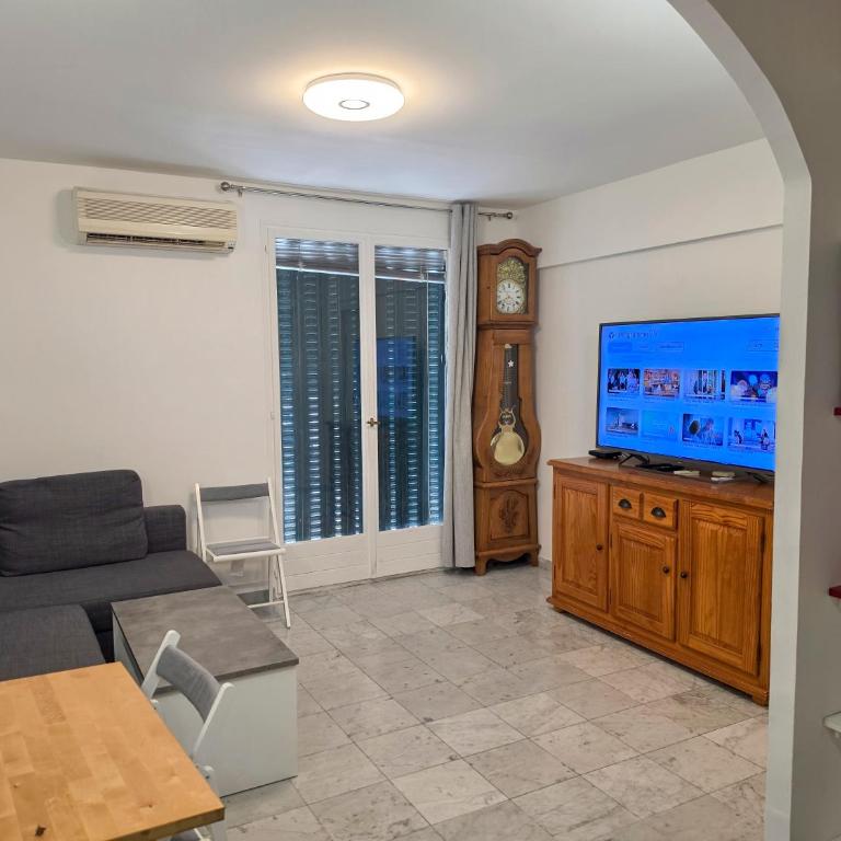 Renovated 3-room apartment with parking - Apartamento de 2 dormitorios - 1