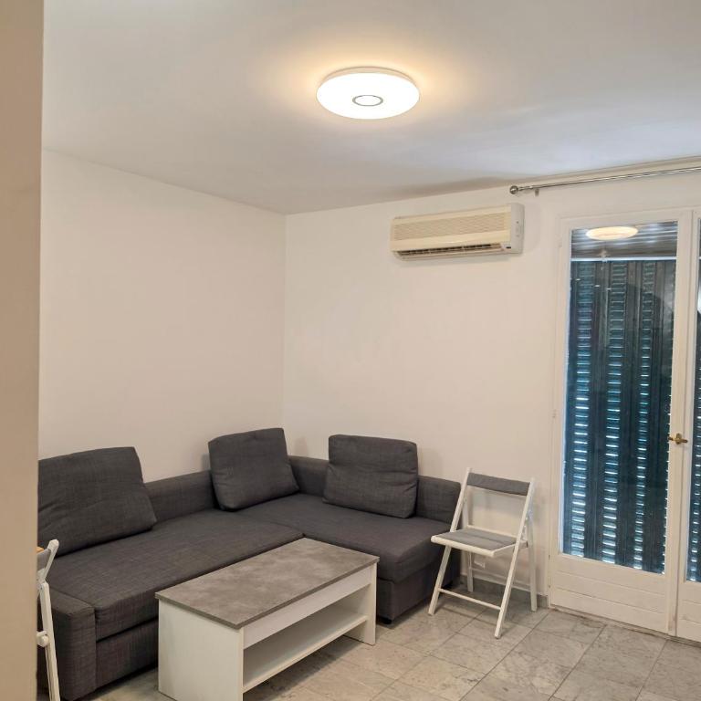 Renovated 3-room apartment with parking - Apartamento de 2 dormitorios - 11