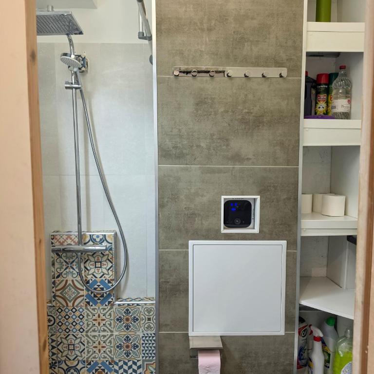 Renovated 3-room apartment with parking - Apartamento de 2 dormitorios - 8