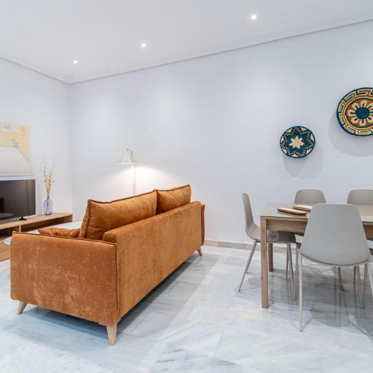 La Decolonial de Cádiz - Three-Bedroom Apartment - 12