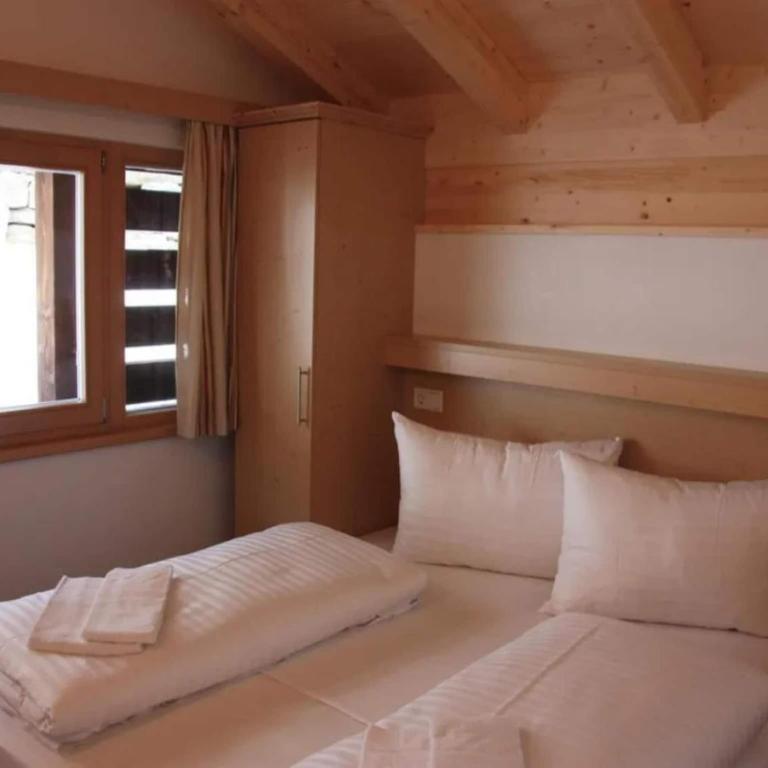 Alpine Chalet with Balcony & Sauna - Ferienhaus mit 4 Zimmern - 11