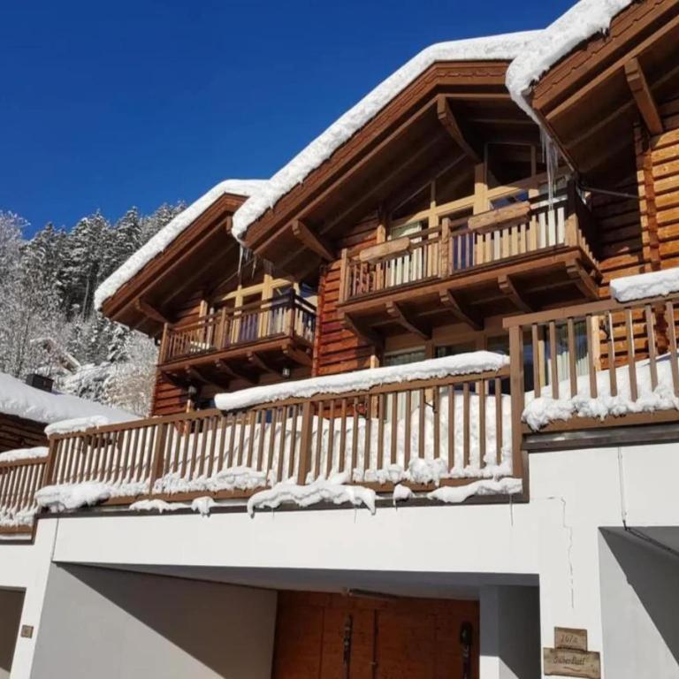 Alpine Chalet with Balcony & Sauna - Ferienhaus mit 4 Zimmern - 20