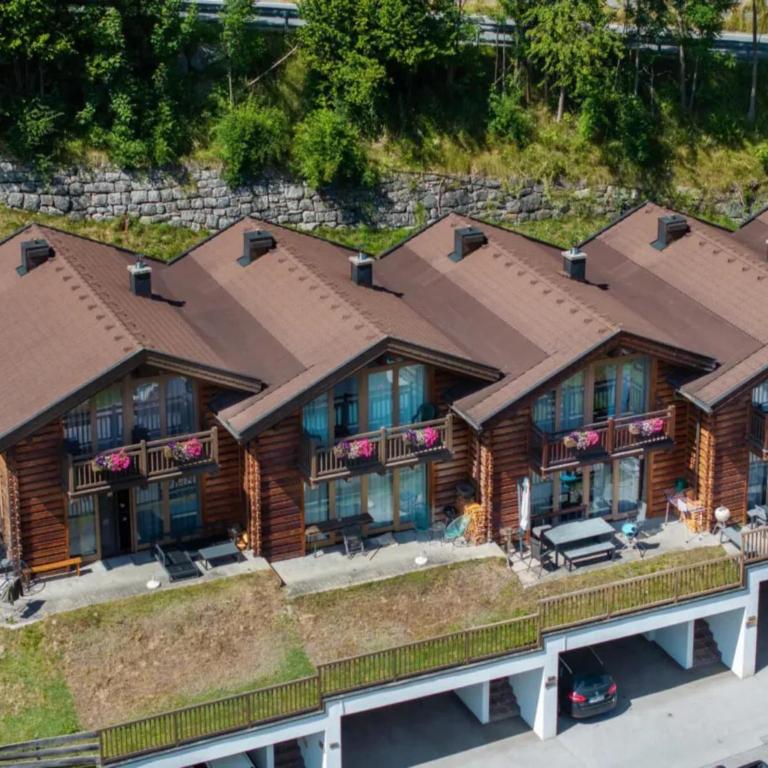 Alpine Chalet with Balcony & Sauna - Ferienhaus mit 4 Zimmern - 1