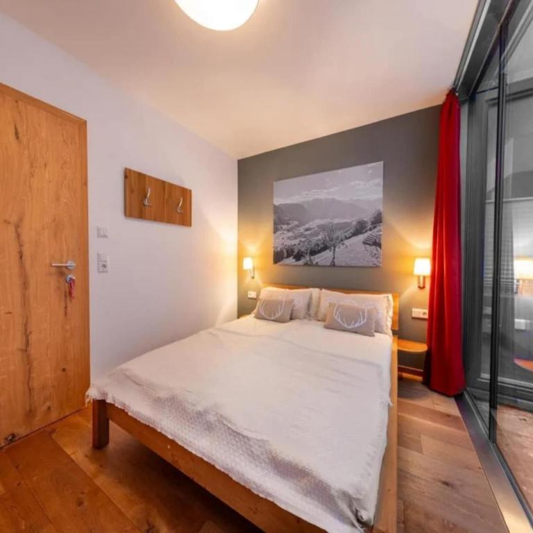 Sunlit Alpine Apartment in Neukirchen - Ferienhaus mit 3 Schlafzimmern - 24