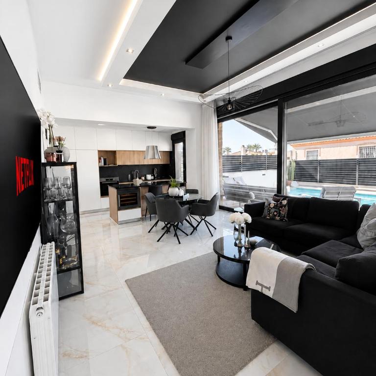 Large Villa with Private Pool and Sauna PMT37 - Villa - 3