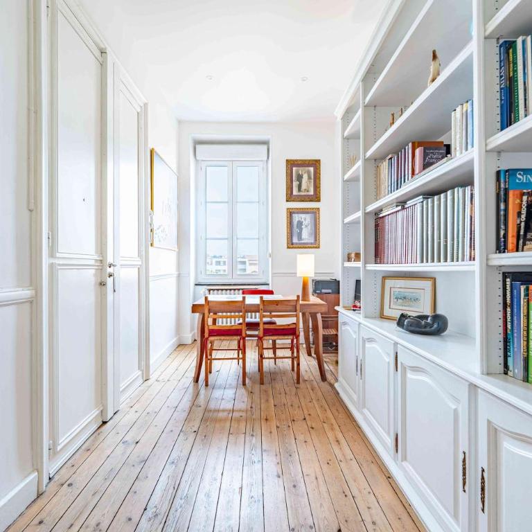 Elegant 130sqm AC Apt Square Gambetta - Apartment - 12