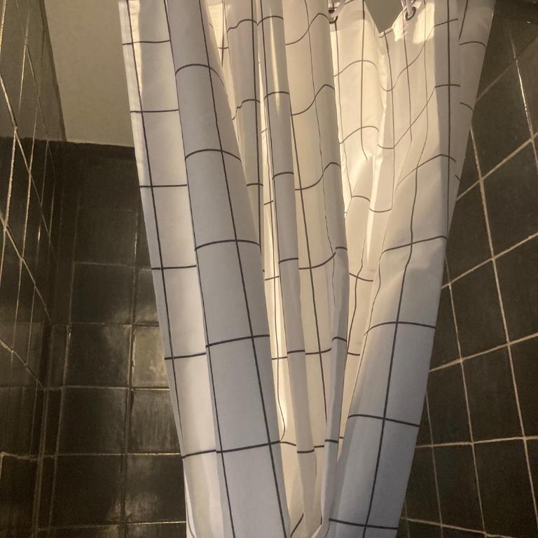 Grand studio 35m2 lumineux et étonnamment calme à 10 mètres du métro Avron et à seulement 3 minutes à pied de Nation - Apartamento de 1 dormitorio - 8