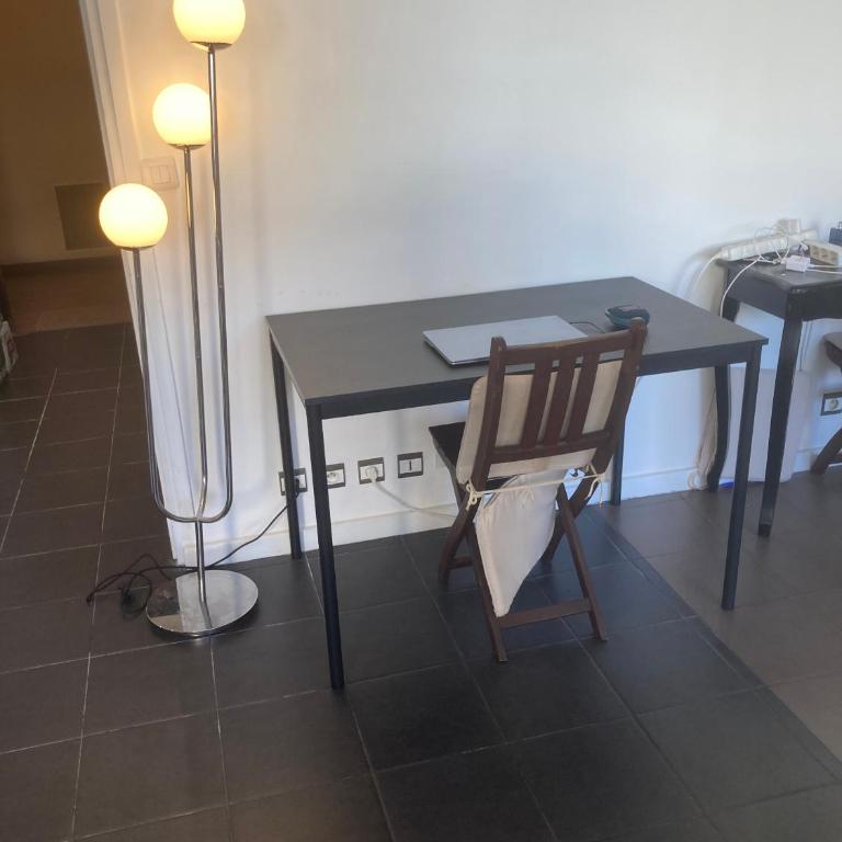 Grand studio 35m2 lumineux et étonnamment calme à 10 mètres du métro Avron et à seulement 3 minutes à pied de Nation - Apartamento de 1 dormitorio - 11