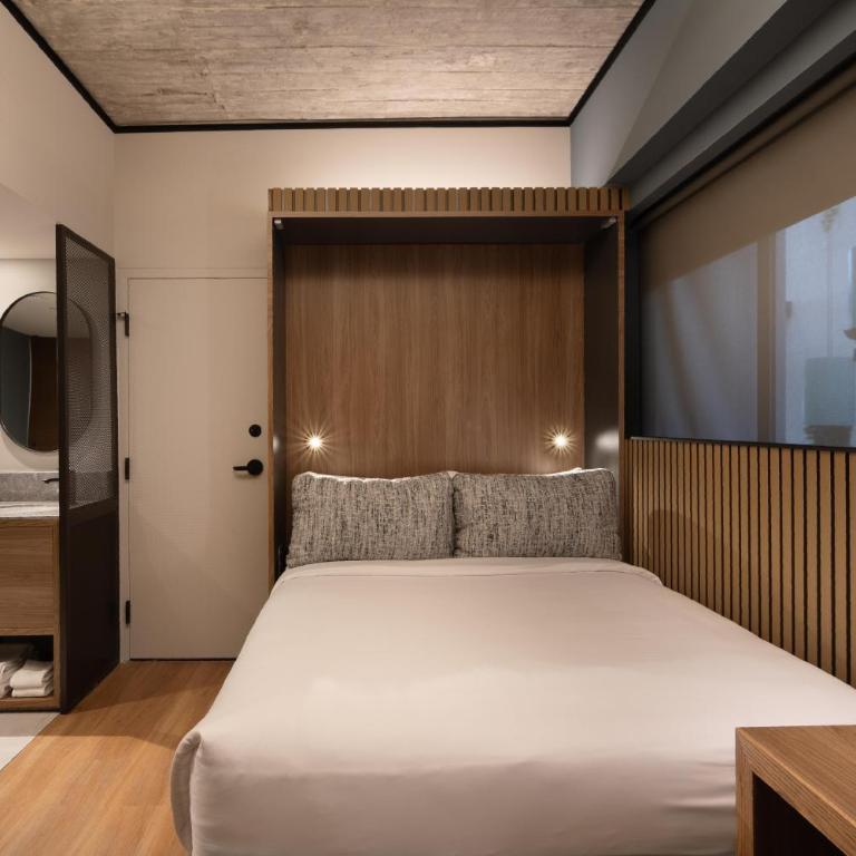 Motto By Hilton Guadalajara Centro Historico - Flex Room with Queen Wall Bed - 3