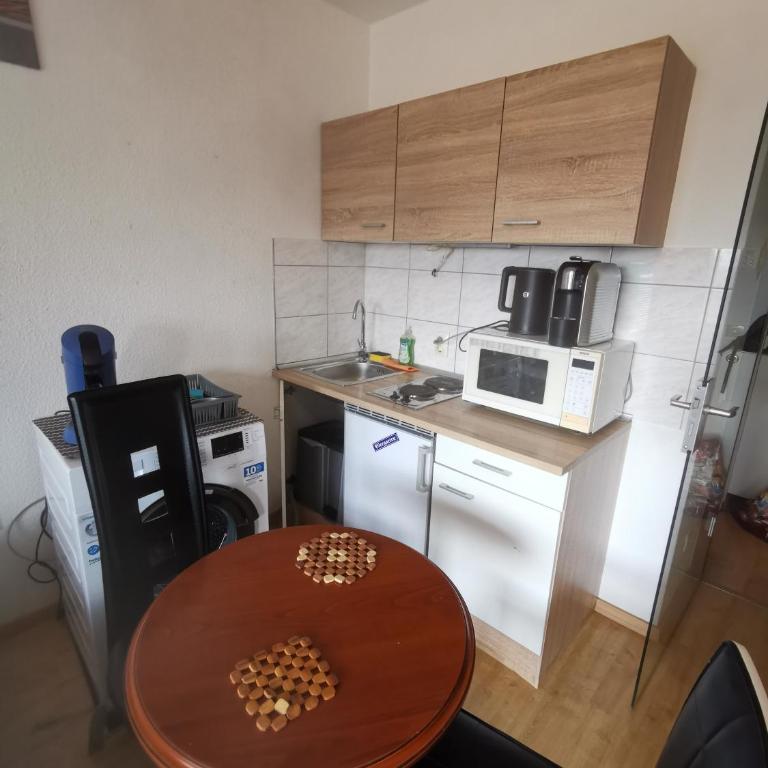 nähe U-Bahn U3, 15 min Zentrum - Apartment mit 1 Schlafzimmer - 3
