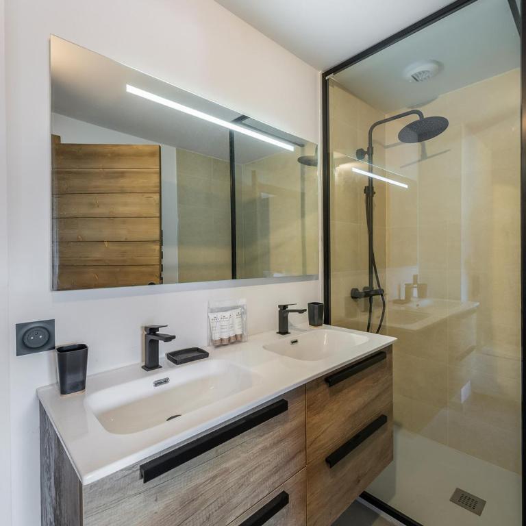 Chalet moderne à Méribel, proche pistes avec parking - Chalet con 3 Camere da Letto - 12
