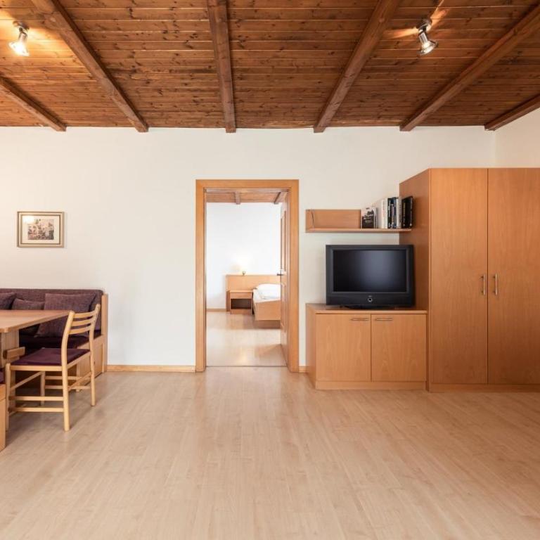 Apartments Hofgarten - Apartment mit 1 Schlafzimmer und Terrasse - 4