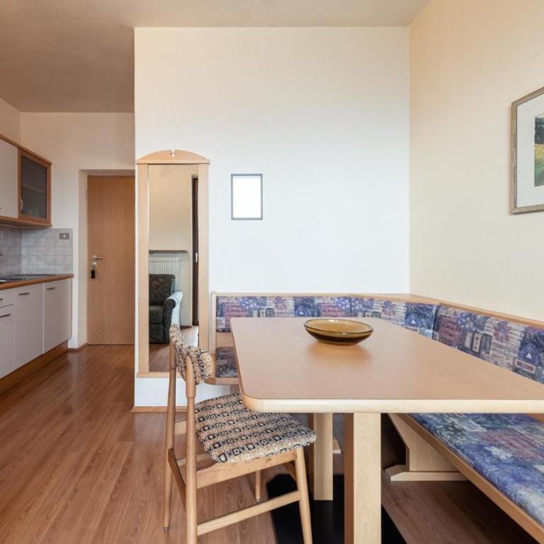 Apartments Hofgarten - Apartment mit 1 Schlafzimmer und Balkon - 2
