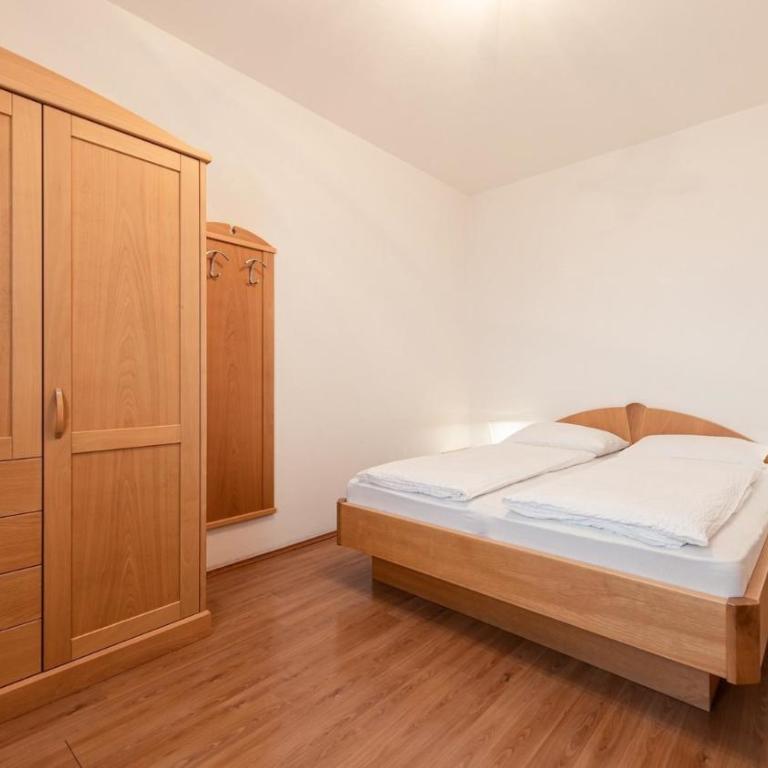 Apartments Hofgarten - Apartment mit 1 Schlafzimmer und Balkon - 4