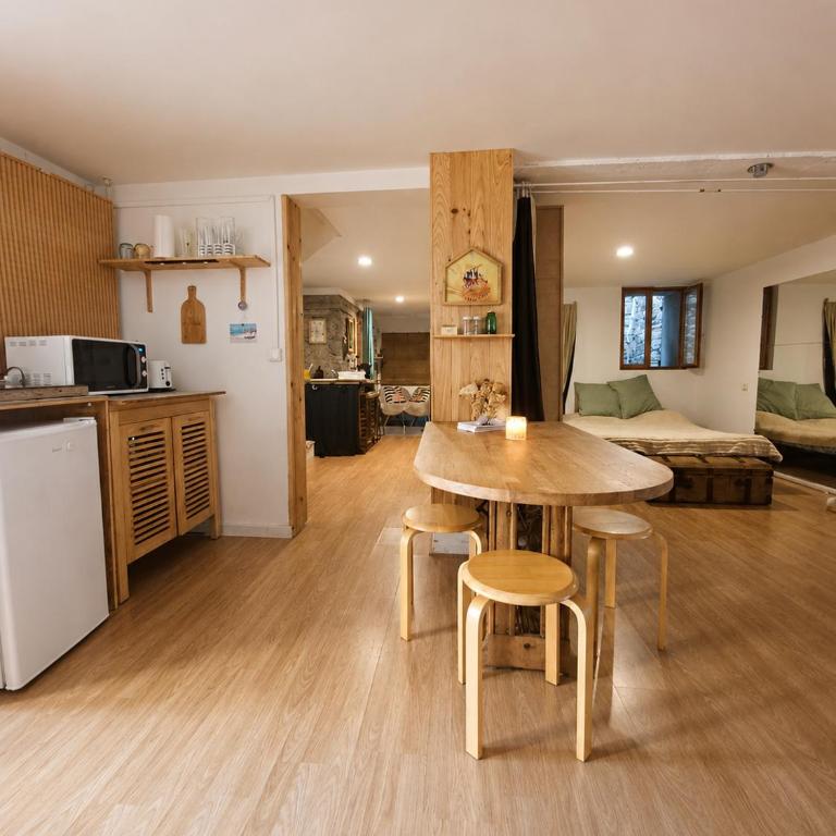 Joïa -Patio Grand Studio 38 m carré au cœur de Marseillan - Appartement 2 Chambres - 1