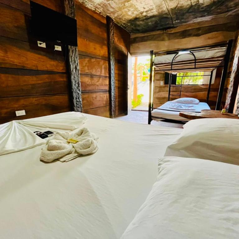 Hestia Finca Hotel - Classic Quadruple Room - 5