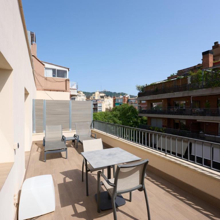 Catalonia Castellnou - Habitación Doble Premium con terraza - 1 o 2 camas - 2
