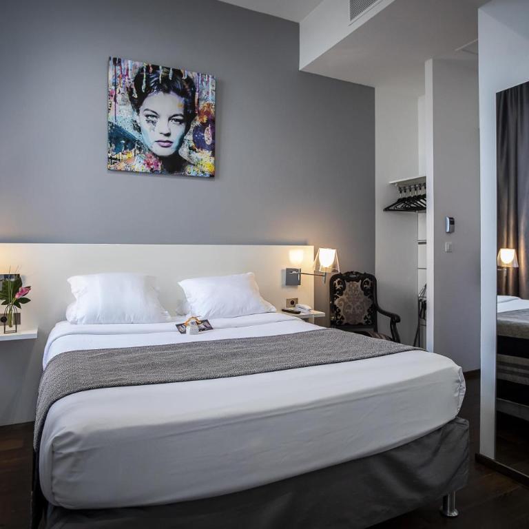Le Manoir Hotel, BW Signature Collection - Superior King Room with One King Bed and Work Desk - Non-Smoking - 2