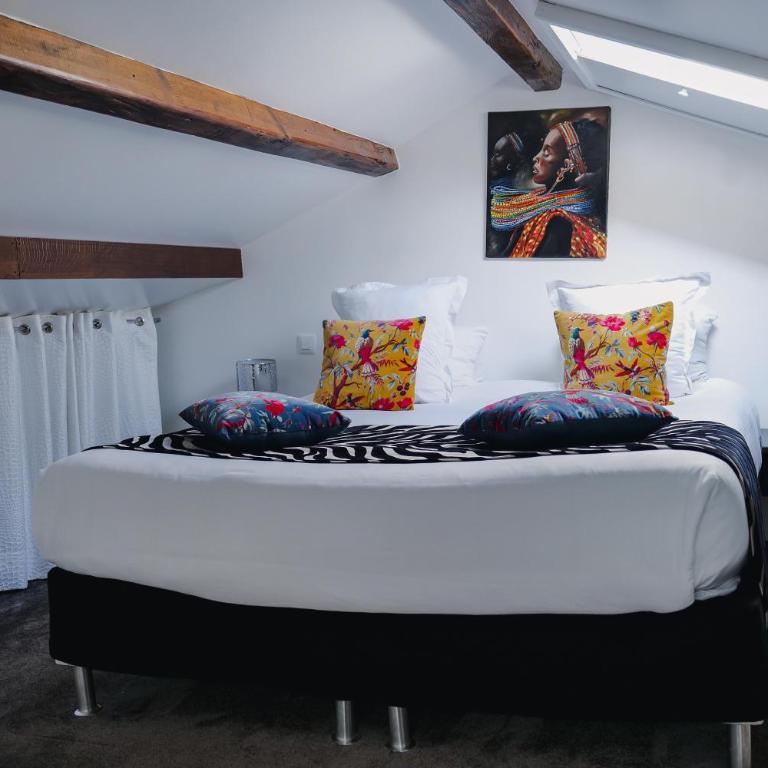 Le Manoir Hotel, BW Signature Collection - Family King Suite with Attic Bedroom - Non-Smoking - 4