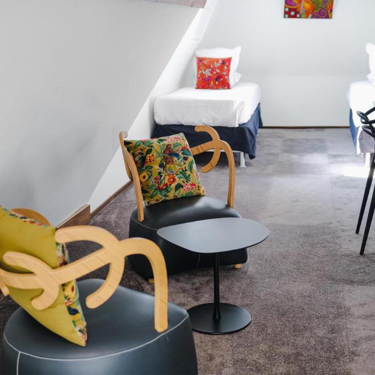 Le Manoir Hotel, BW Signature Collection - Family King Suite with Attic Bedroom - Non-Smoking - 3