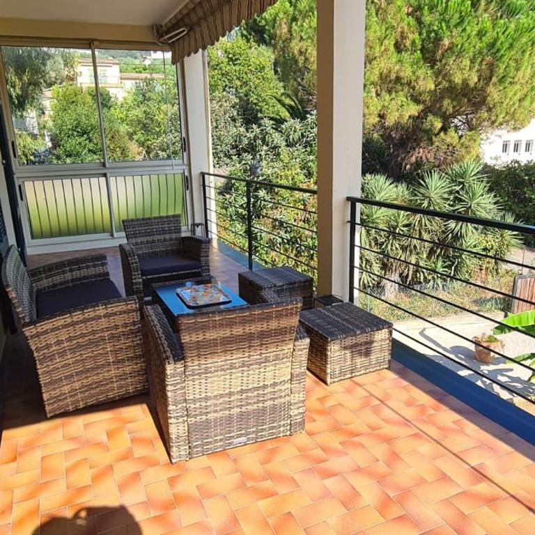JOLI 3 PIECES SPACIEUX REFAIT a NEUF AVEC 2 BELLES TERRASSES - Appartement 2 Chambres - 6