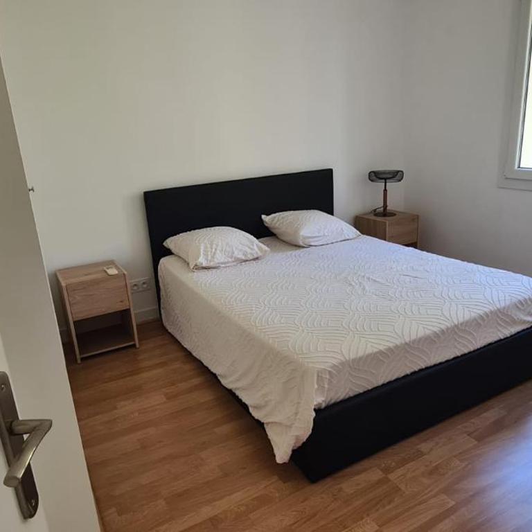 JOLI 3 PIECES SPACIEUX REFAIT a NEUF AVEC 2 BELLES TERRASSES - Appartement 2 Chambres - 10