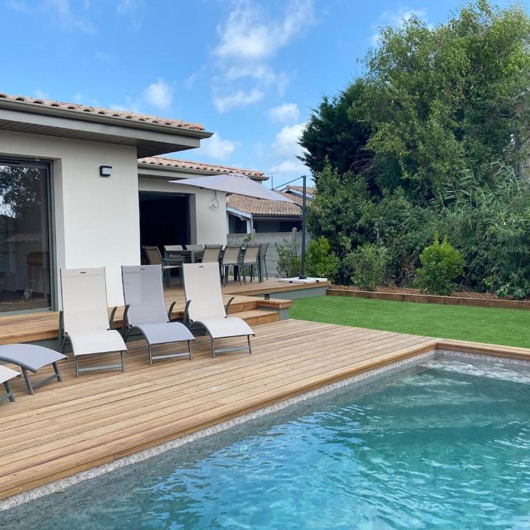 Villa La Girondoise avec piscine chauffée - Villa 3 Chambres - 5