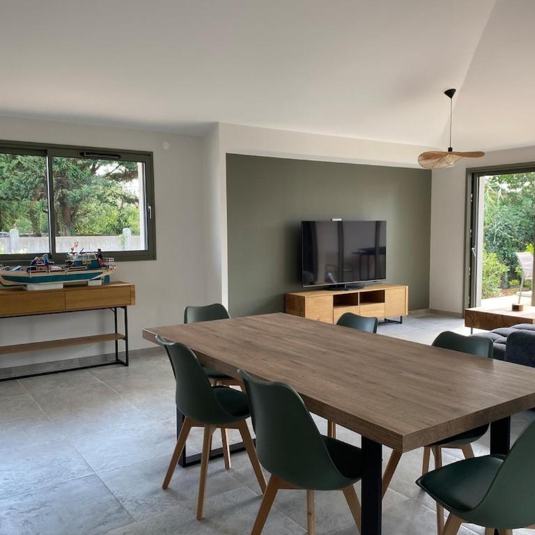 Villa La Girondoise avec piscine chauffée - Villa 3 Chambres - 23
