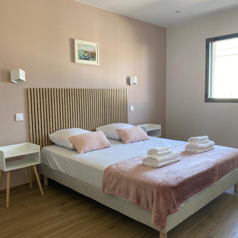 Villa La Girondoise avec piscine chauffée - Villa 3 Chambres - 24