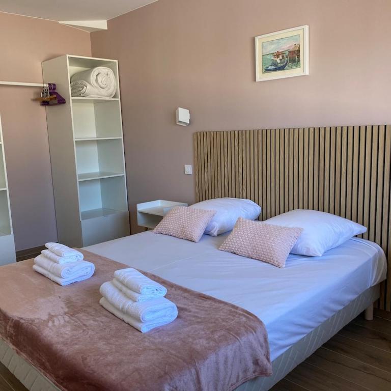 Villa La Girondoise avec piscine chauffée - Villa 3 Chambres - 25
