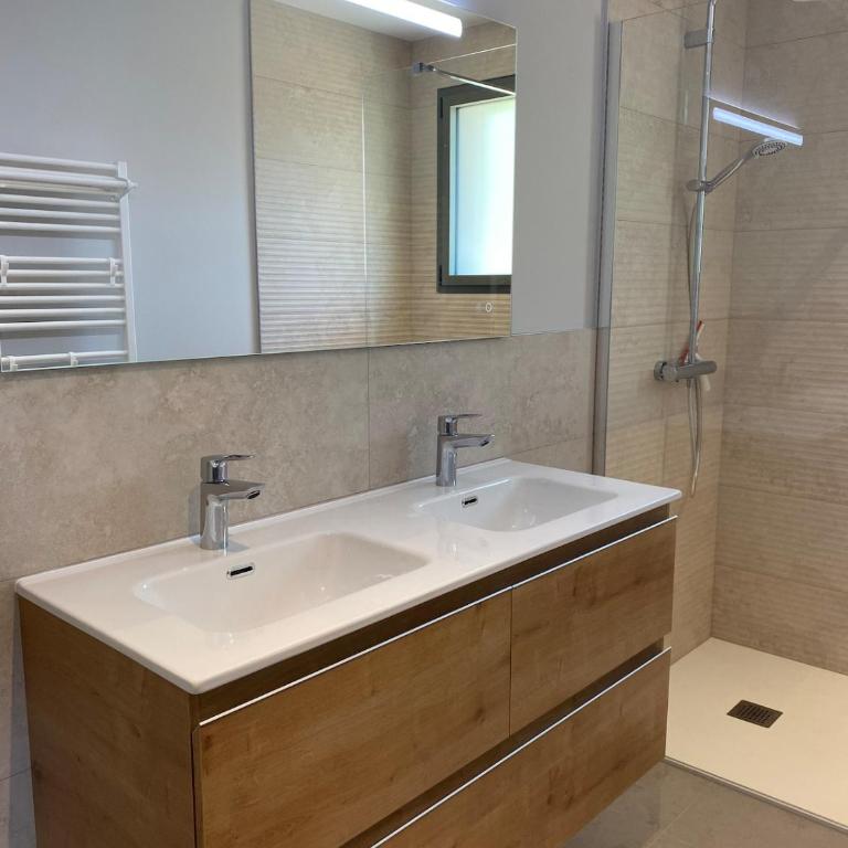 Villa La Girondoise avec piscine chauffée - Villa 3 Chambres - 26
