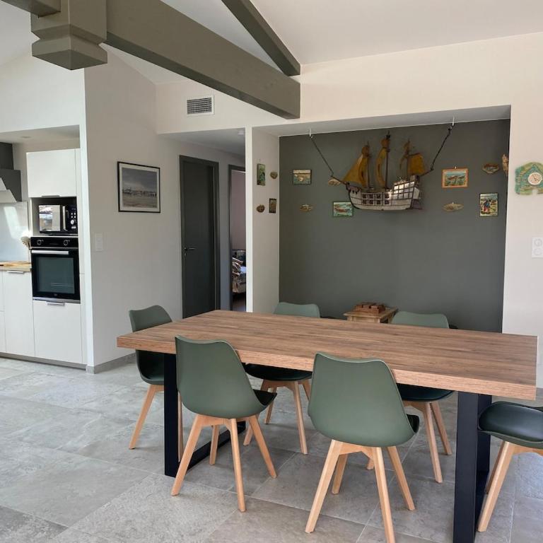 Villa La Girondoise avec piscine chauffée - Villa 3 Chambres - 29
