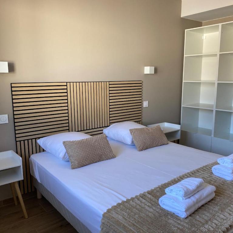 Villa La Girondoise avec piscine chauffée - Villa 3 Chambres - 36