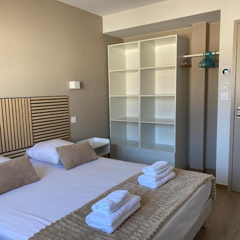Villa La Girondoise avec piscine chauffée - Villa 3 Chambres - 40