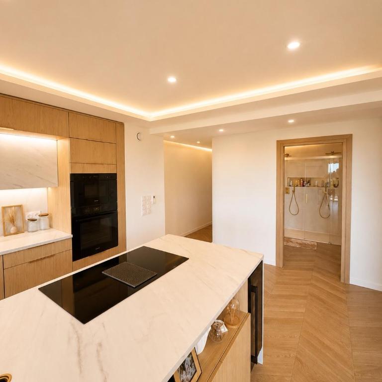 MAGNIFIQUE 3 PIÈCES 80m2 ANTIBES AVEC PISICINE - Appartement 2 Chambres - 11