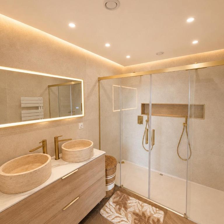 MAGNIFIQUE 3 PIÈCES 80m2 ANTIBES AVEC PISICINE - Appartement 2 Chambres - 6