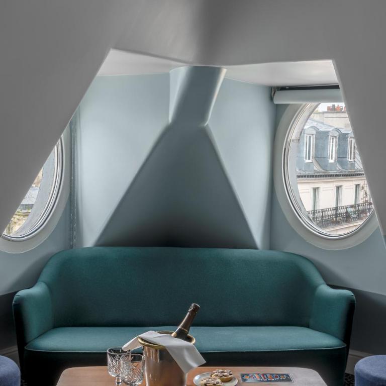 Grand Pigalle Experimental - Chambre Sous les Toits 18m² - Vue sur Montmartre - 1