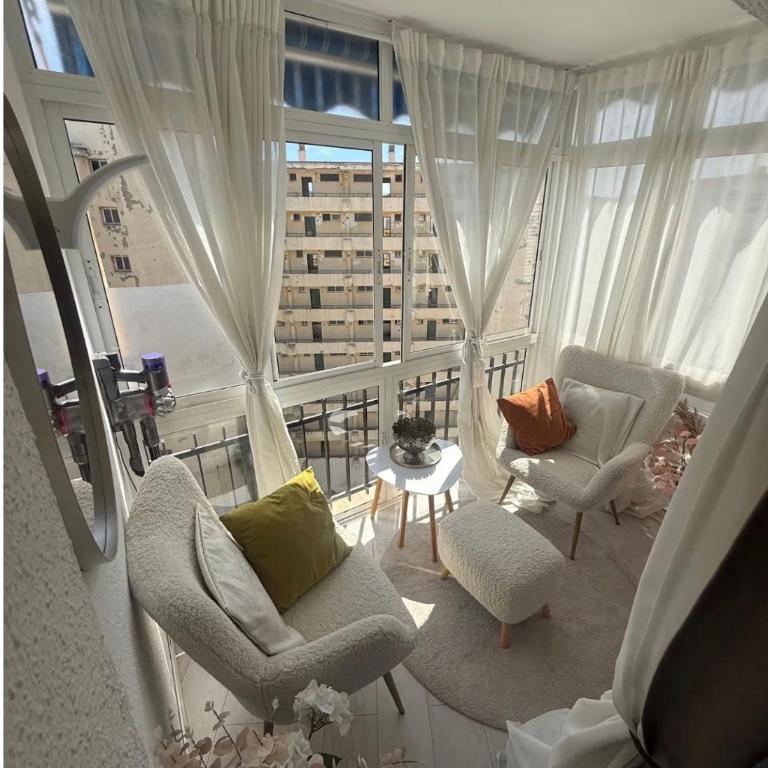 Modern studio in the heart of Fuengirola, 2 min to the beach - Apartamento Estudio con balcón - 4