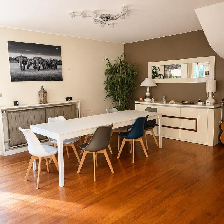 Maison avec piscine chauffée - 10 voyageurs - Villa avec Piscine Privée - 7