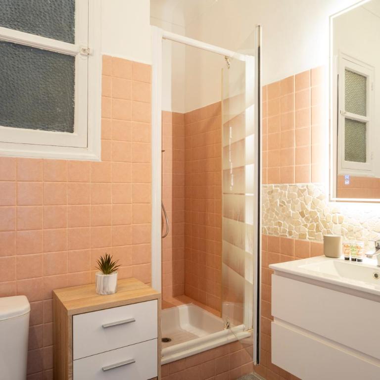 LES TOMETTES D'ANTAN avec balcon en plein Cannes - Appartement 1 Chambre avec Balcon - 26