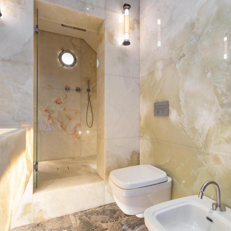 Harbour Exclusive Rooms - Habitación Doble Deluxe con balcón - 4