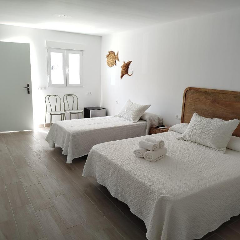 Ap Turísticos y habitaciones Marea - Frente al Mar - Basic Triple Room - 1