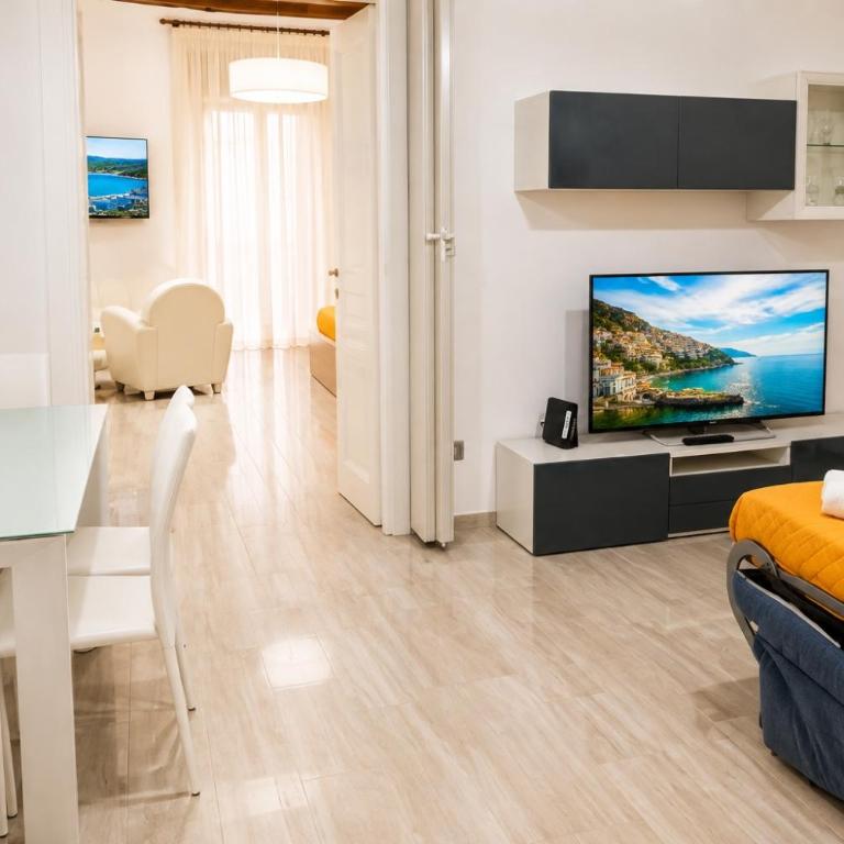 Al Teatro Verdi Luxury Apartment - Central e near the Sea - Apartamento Superior - 14