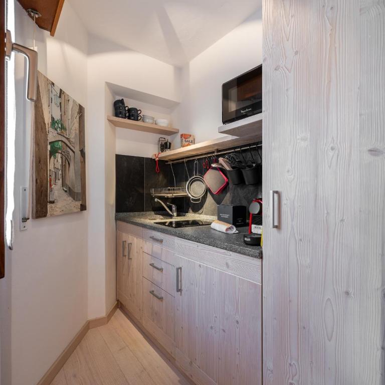 Casa di Gio, close to the center with balcony and beautiful views - Appartamento con 2 Camere da Letto e Balcone - 11