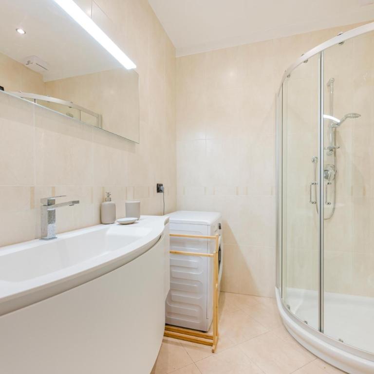 Betty Flat - 10 min from Venice & Train Station - Appartamento Superior con 2 Camere da Letto - 5