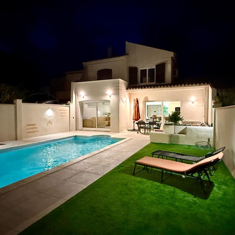 Magnifique villa moderne Piscine privée, À 900m de la mer, 8 couchages, 4 chambres, 2SDB, 2wc, Parking - Villa avec Piscine Privée - 2