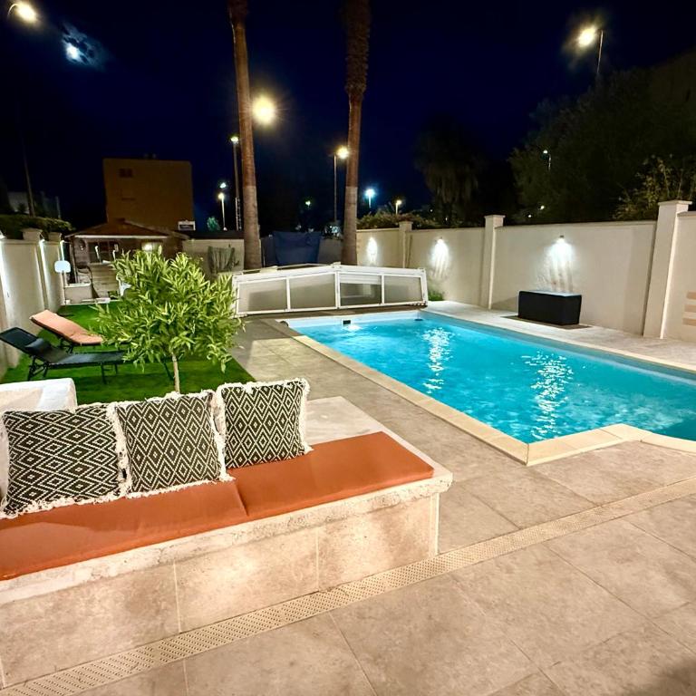 Magnifique villa moderne Piscine privée, À 900m de la mer, 8 couchages, 4 chambres, 2SDB, 2wc, Parking - Villa avec Piscine Privée - 1