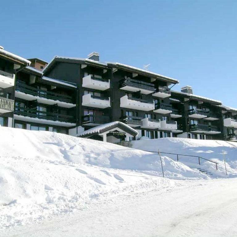 Studio mezzanine cosy, balcon plein sud, quartier calme, proche pistes et commerces, navette gratuite - FR-1-398-554 - Studio - 10